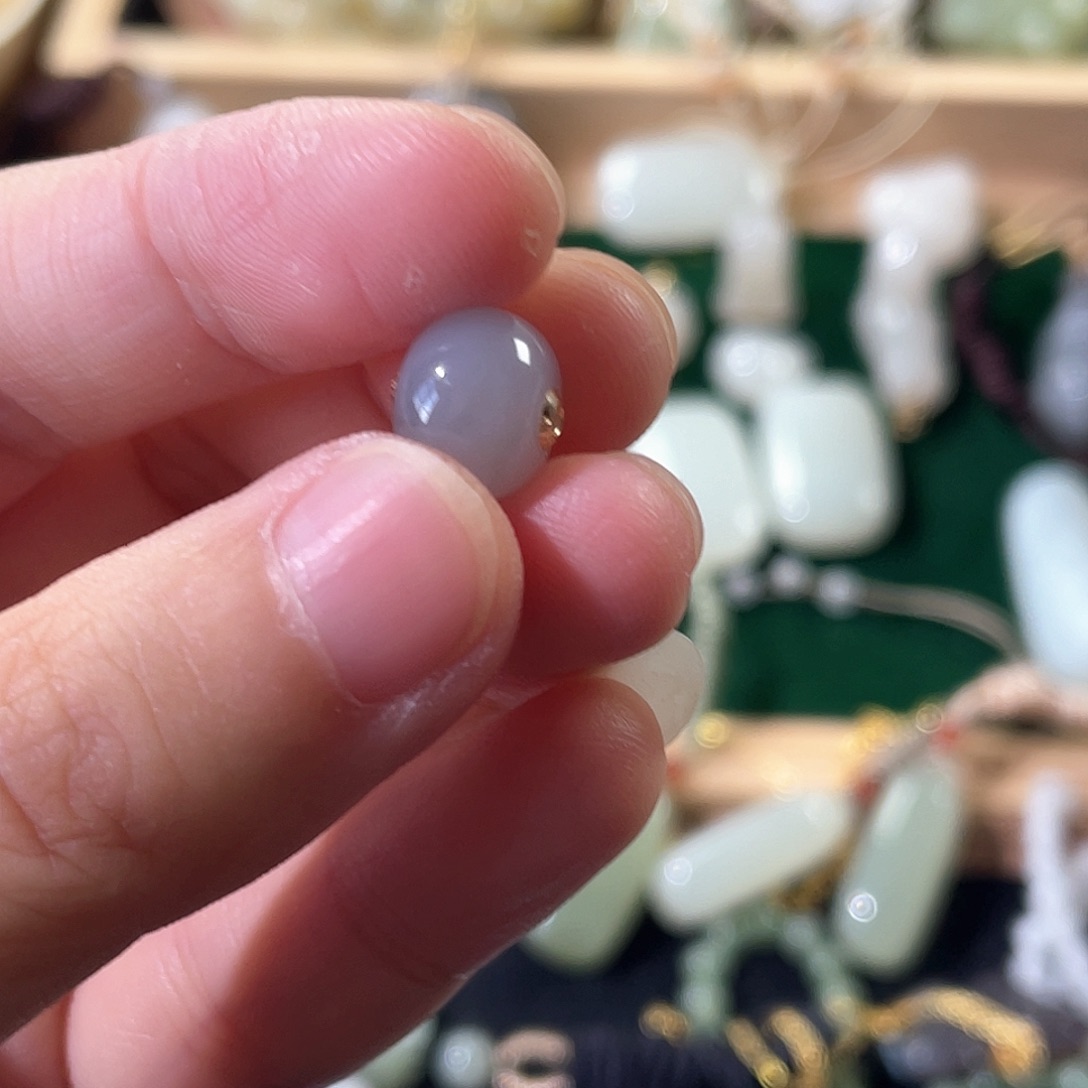 和田玉18K金镶嵌颈饰