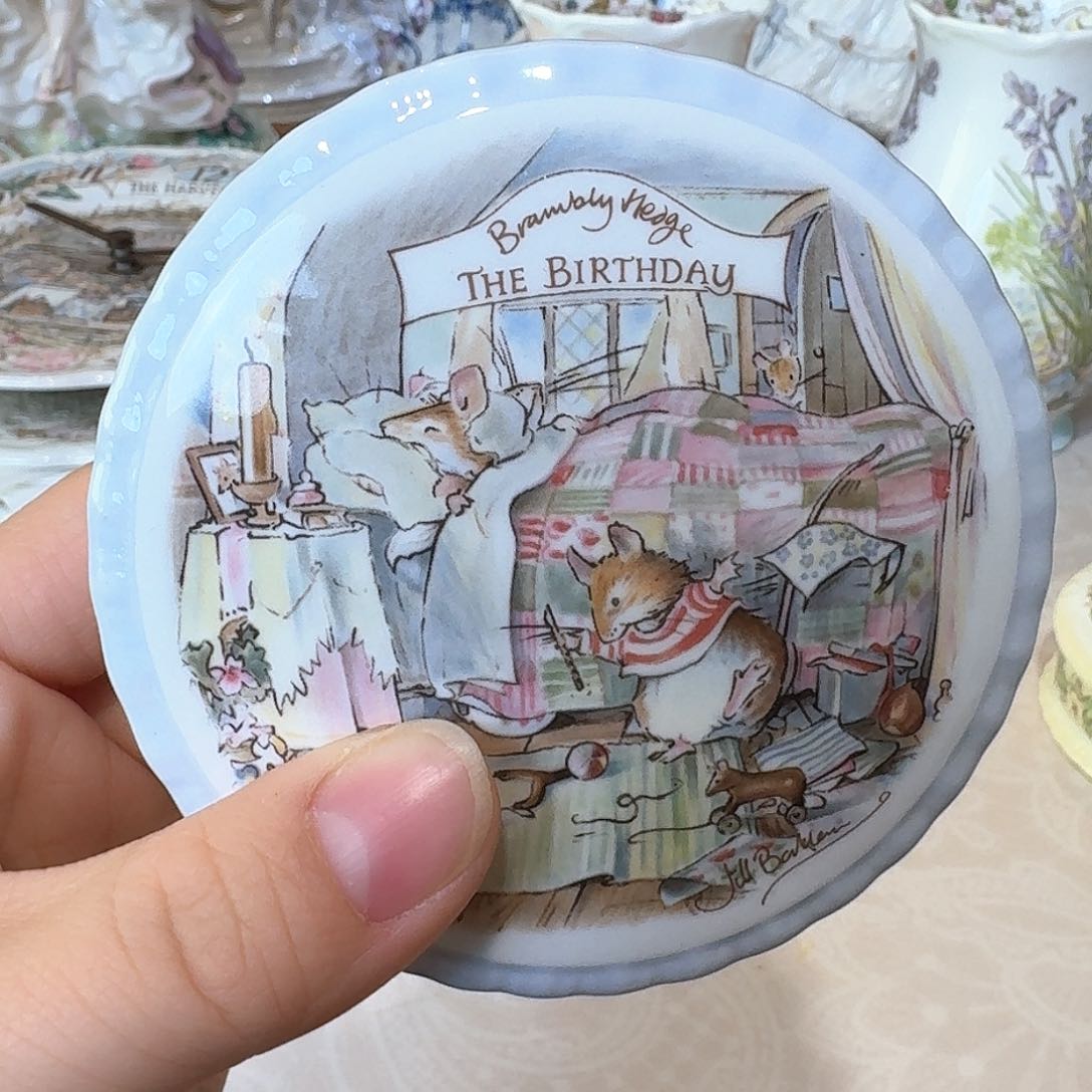 杯欧洲中古瓷器摆件