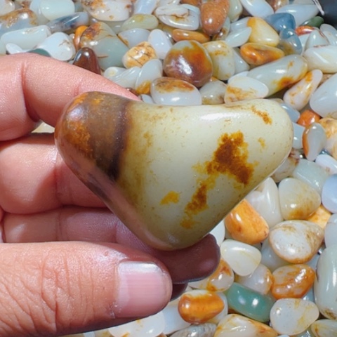 和田玉未镶嵌吊坠(不含链)53克