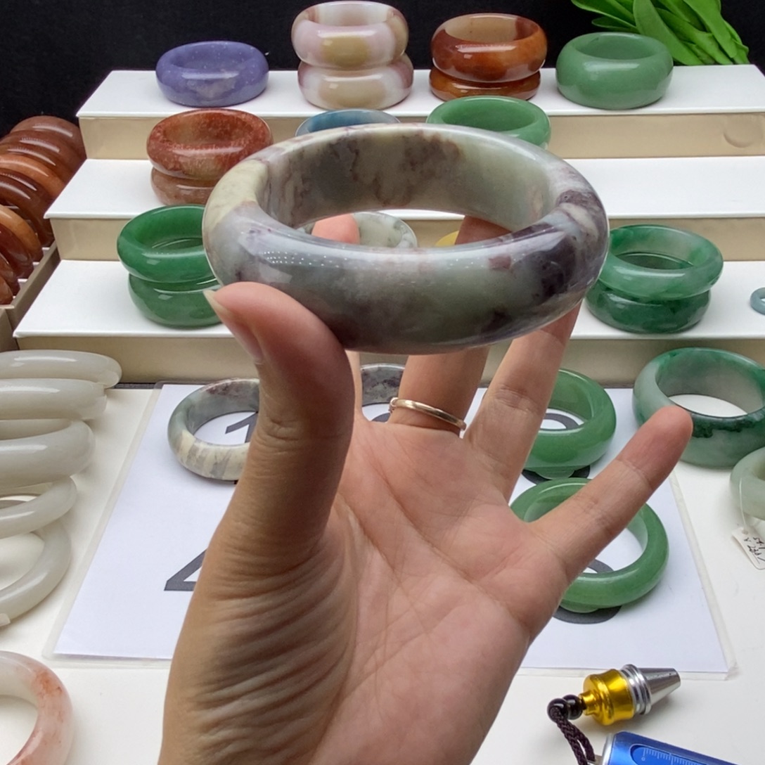 睡***饱石英岩玉未镶嵌手镯