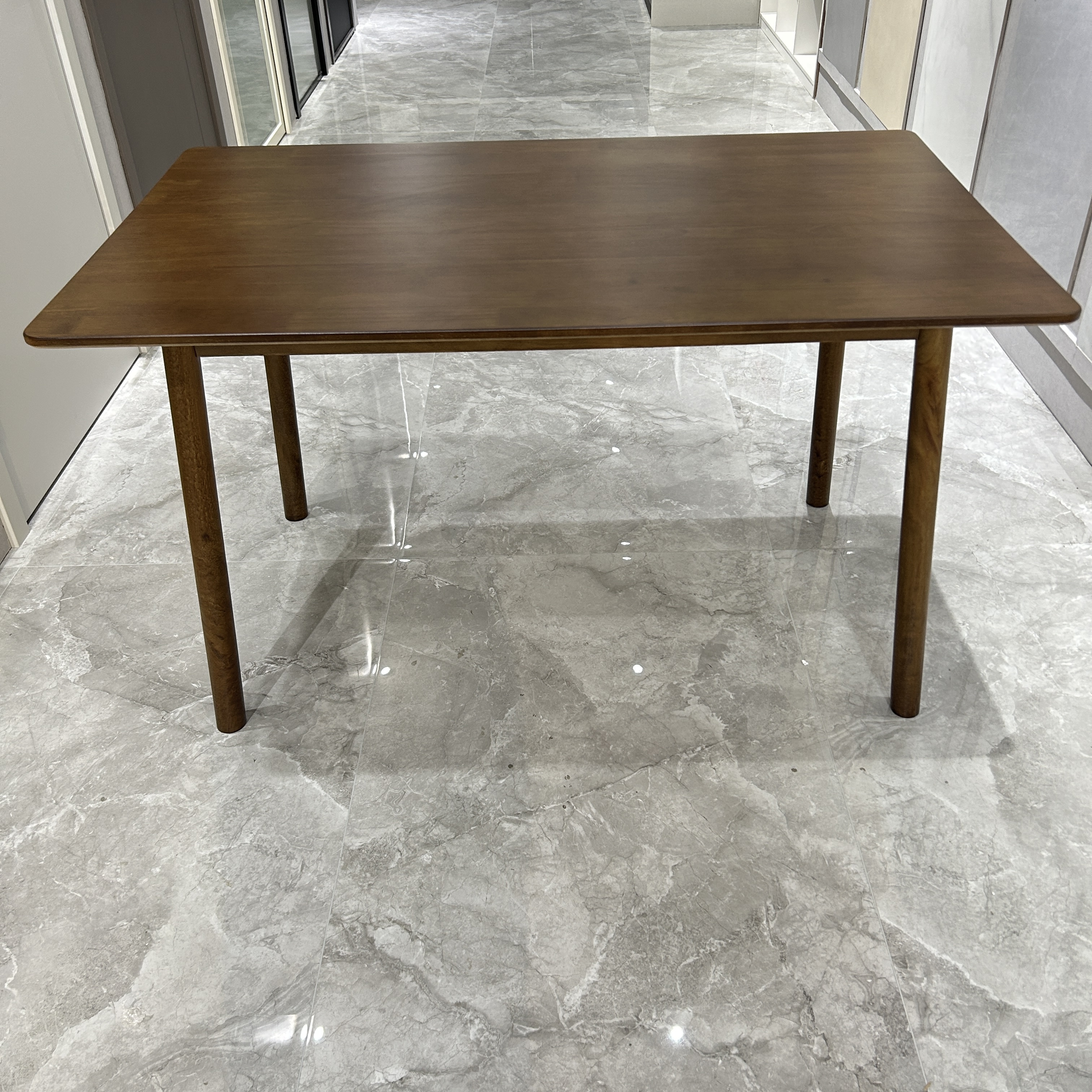 现代简约全实木餐桌长条形实木餐桌客厅餐厅用简易安装休闲书桌