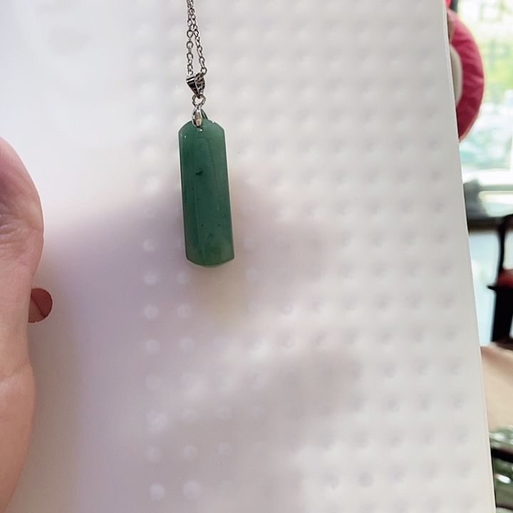 密玉（石英质玉）颈饰未镶嵌