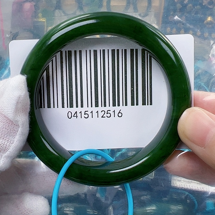 和田玉手镯未镶嵌微瑕5556