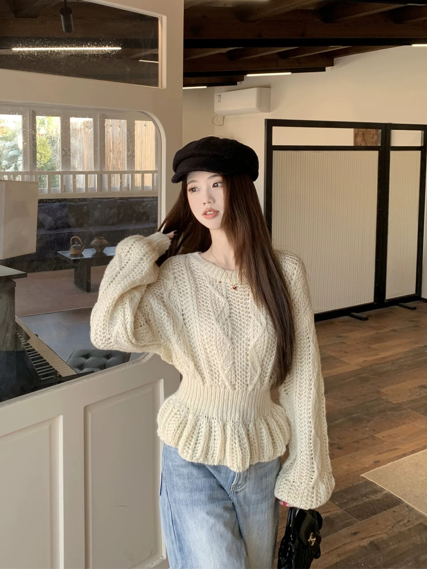 【秀宝女装】法式温柔慵懒风镂空钩花软糯针织毛衣XB3624