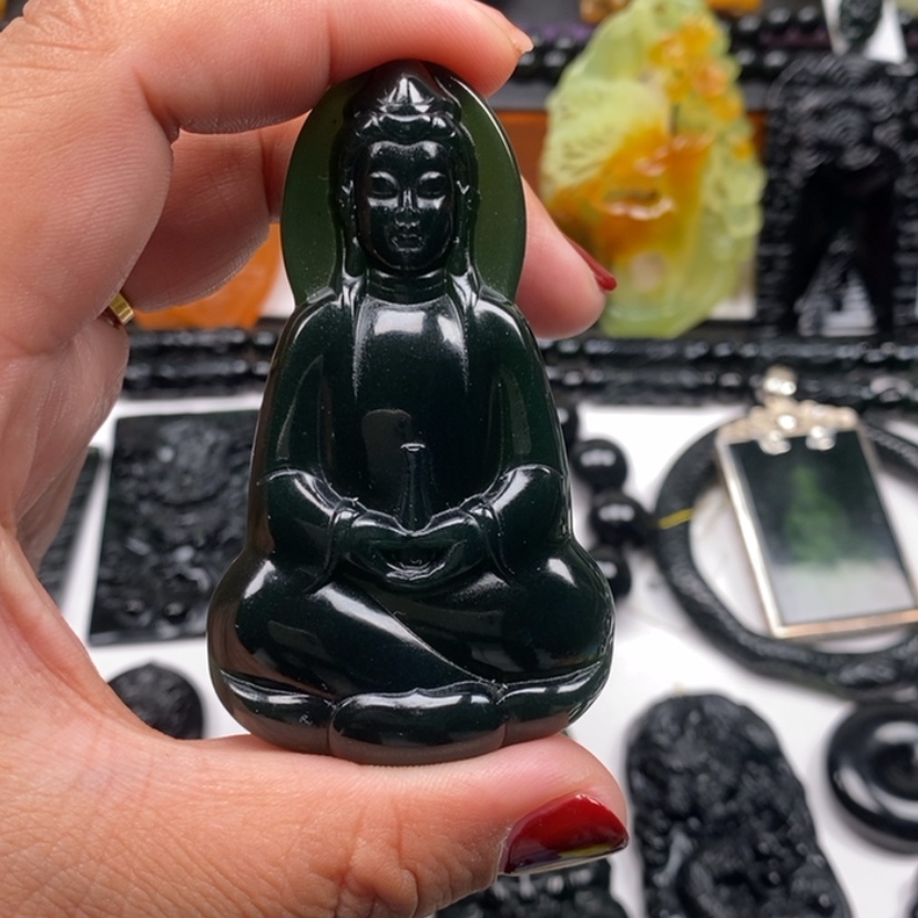 【闪购商品】蛇纹石玉颈饰未镶嵌冷****租
