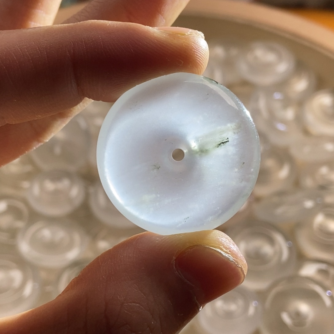 石英质玉颈饰未镶嵌