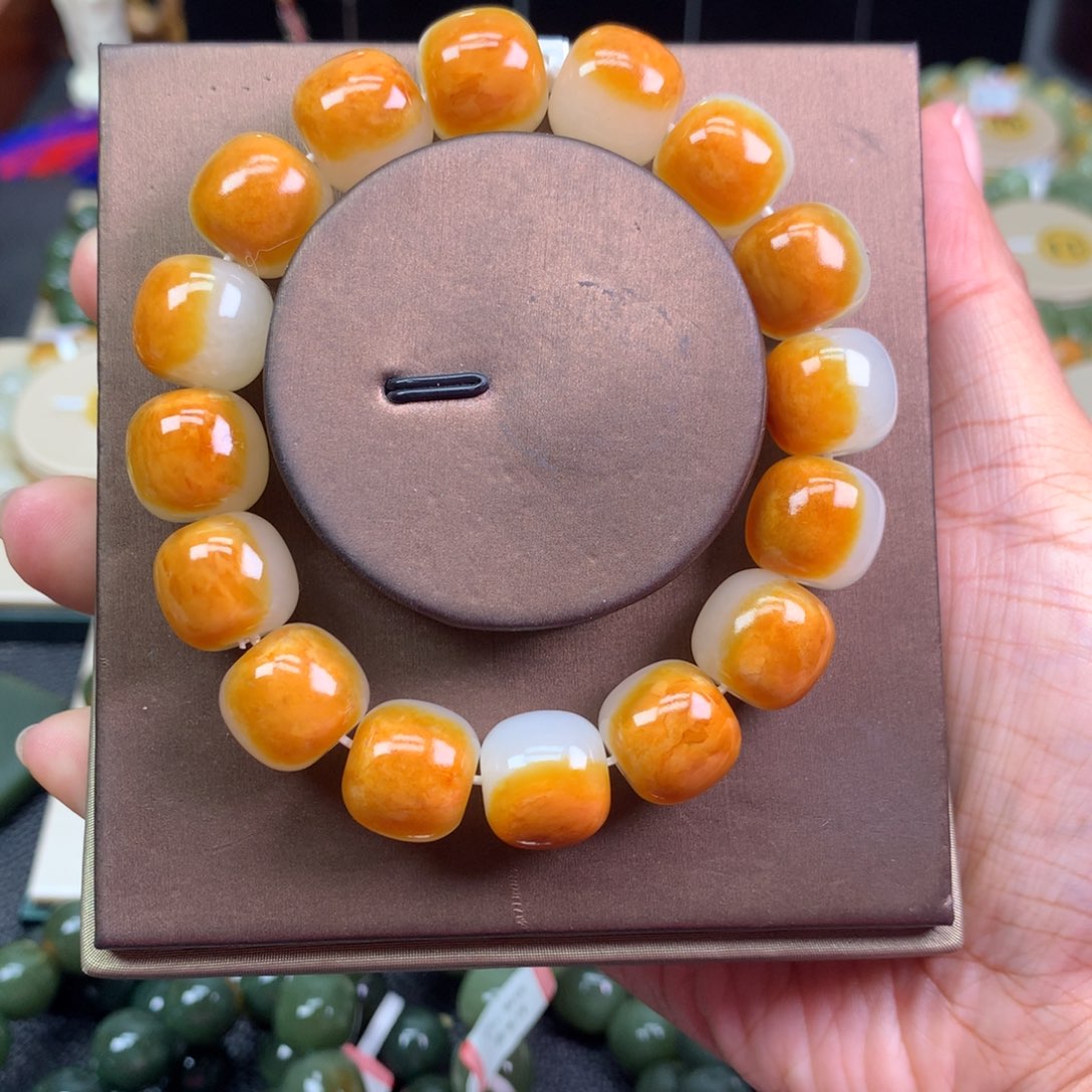 爱***倪和田玉未镶嵌手链