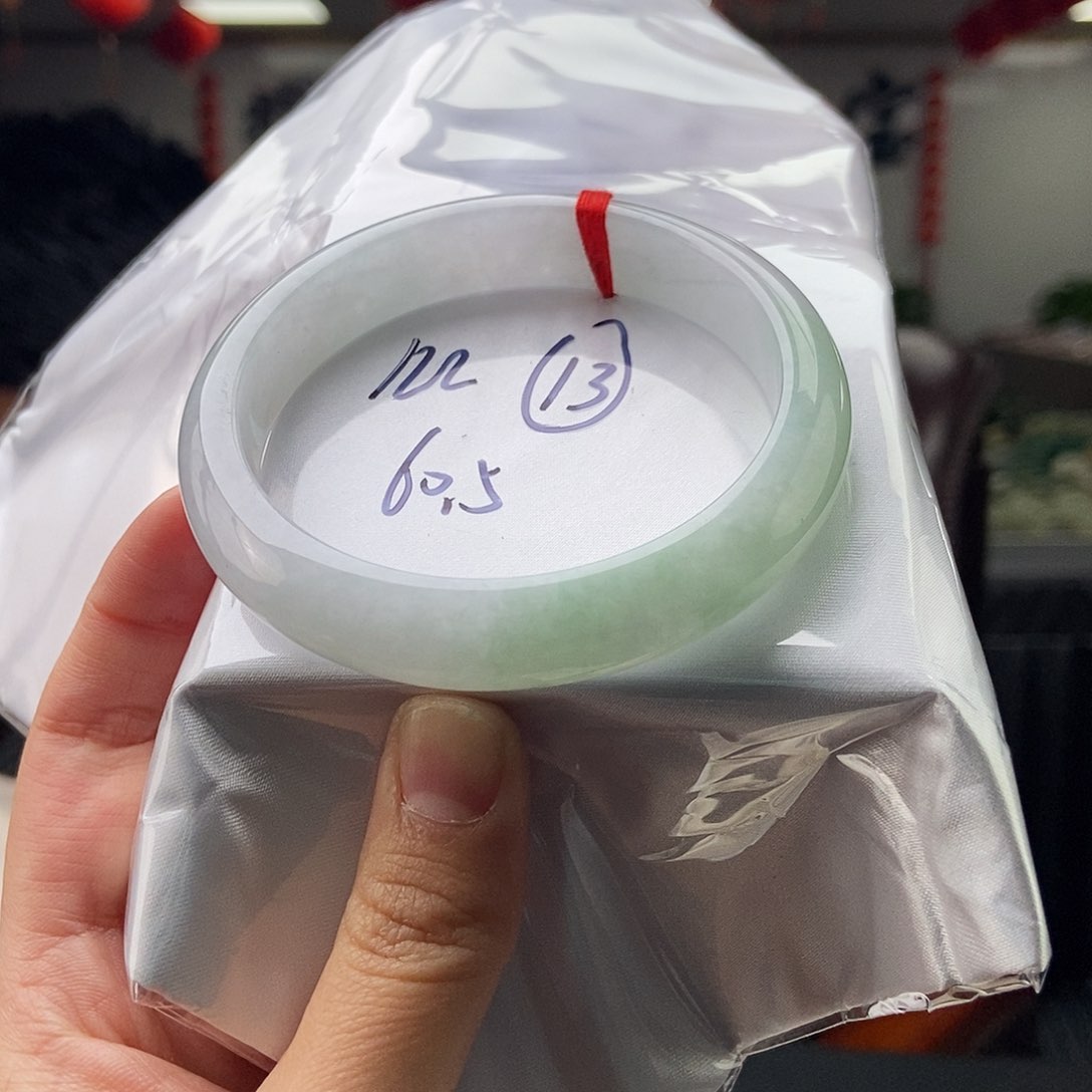 翡翠手镯未镶嵌拍一发一