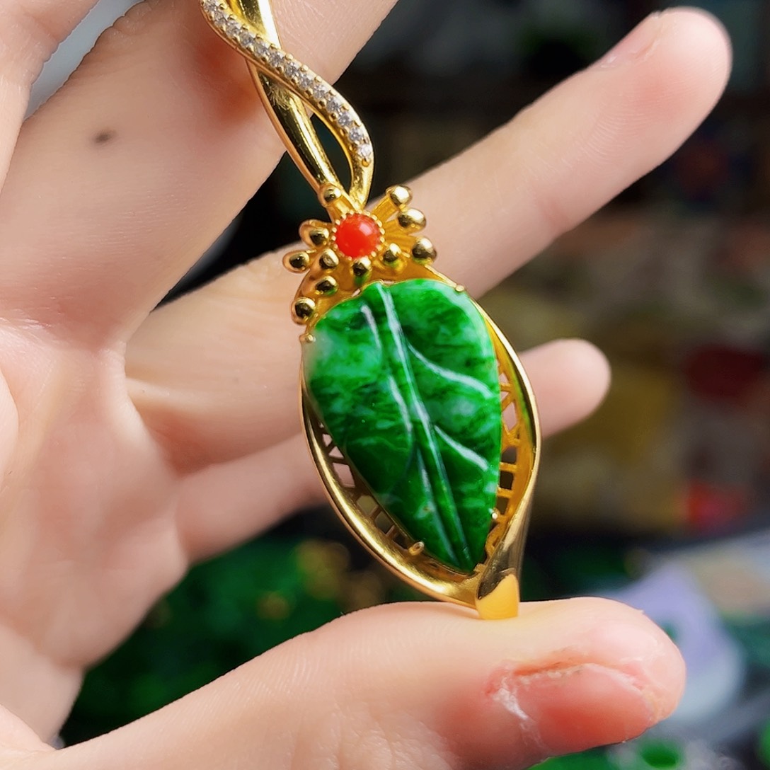 颈饰银S925镶嵌翡翠多样性