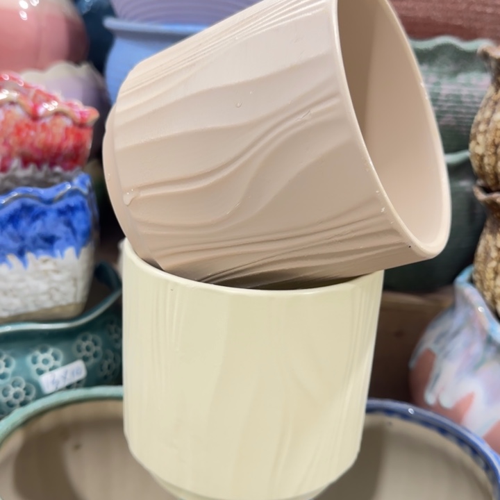 凑9块包邮，有孔，陶瓷花盆