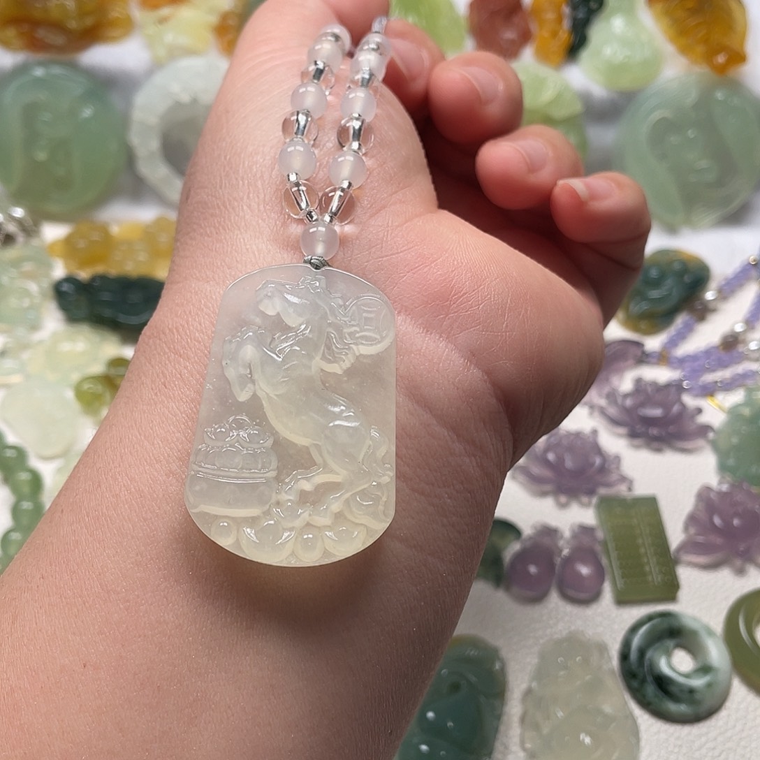 蛇纹石玉未镶嵌颈饰