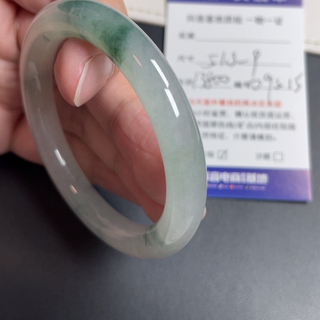 翡翠未镶嵌手镯翡翠