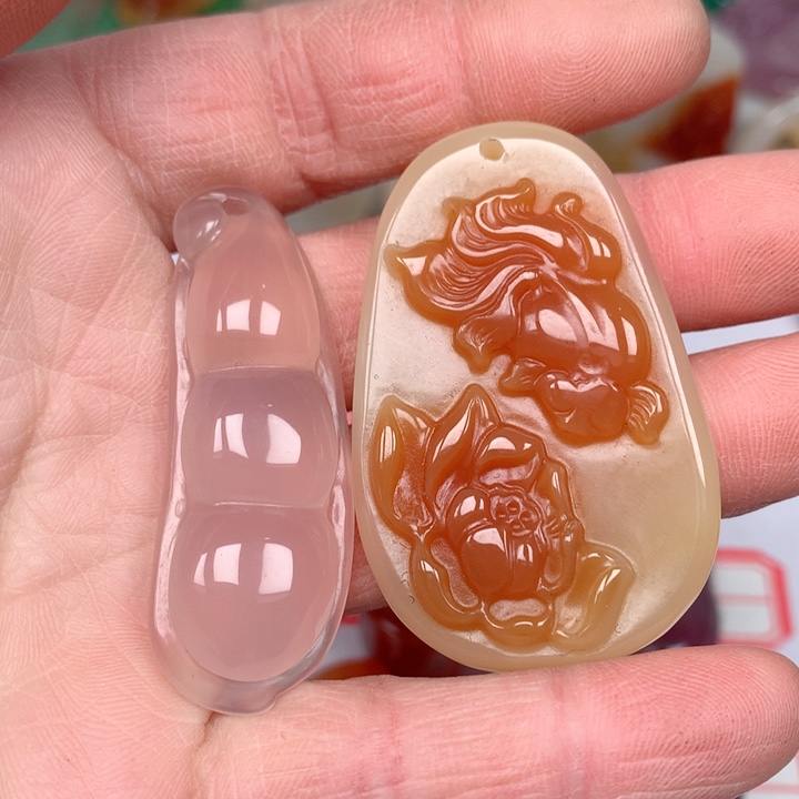玛瑙/玉髓颈饰未镶嵌李*