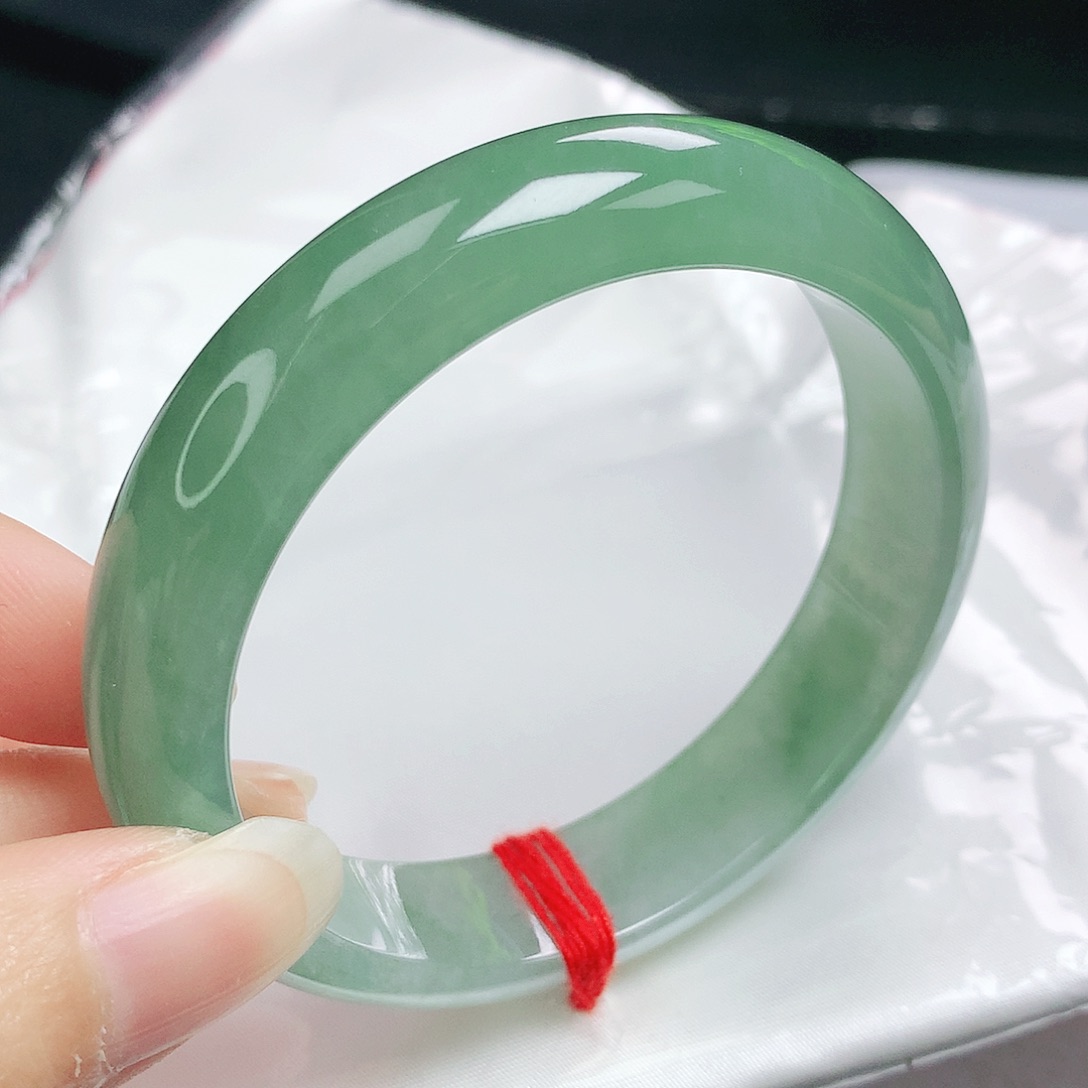 翡翠手镯未镶嵌正