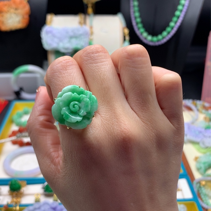 翡翠戒指未镶嵌翡翠戒指