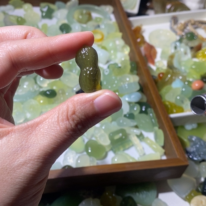 蛇纹石玉合金颈饰