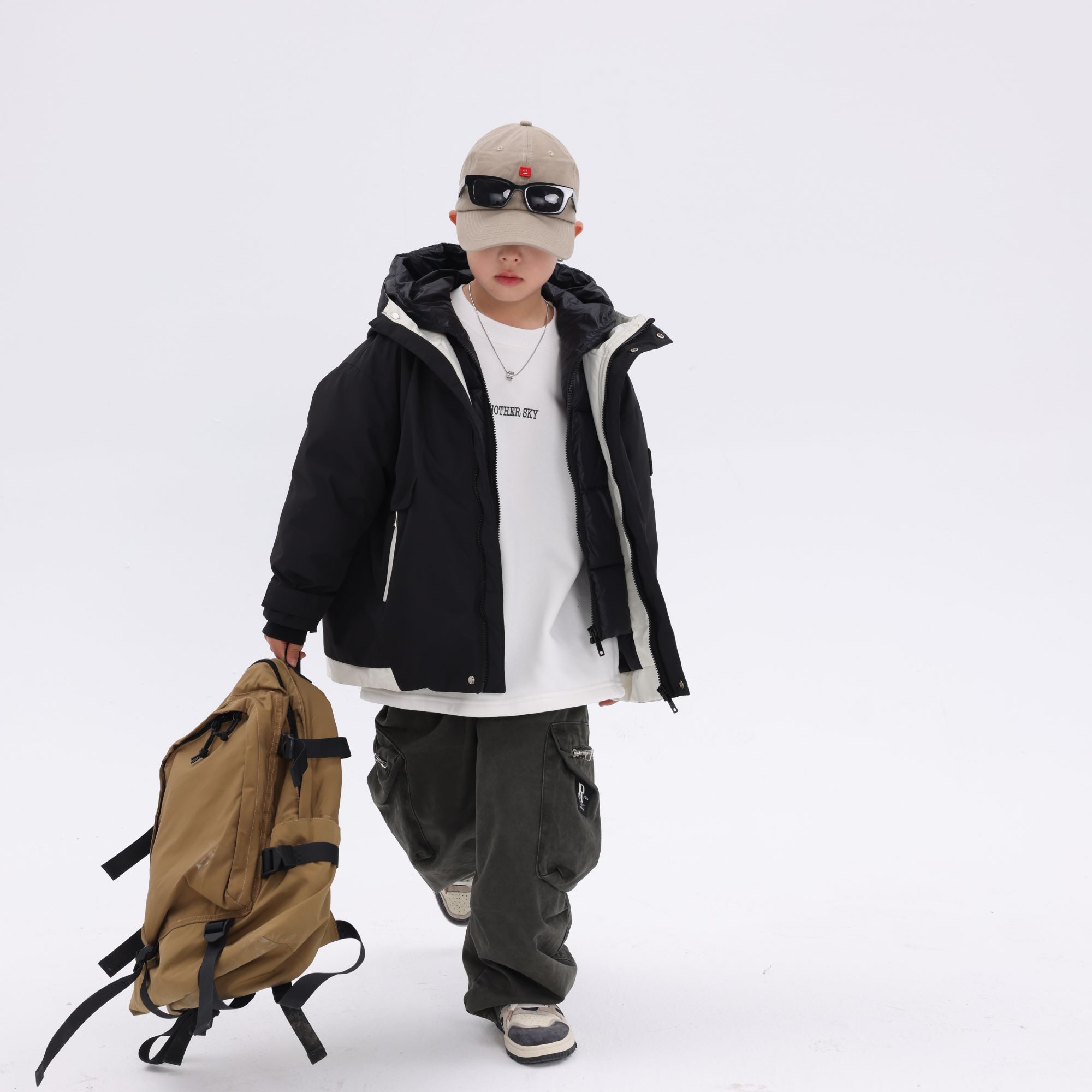 【现货先发】时尚潮流休闲户外冲锋衣加厚连帽羽绒服K244YRF4612