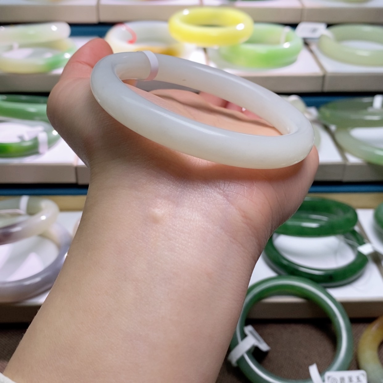 【闪购商品】和田玉手镯未镶嵌