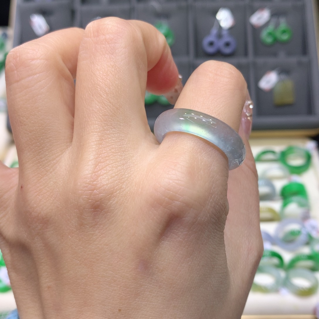 翡翠戒指未镶嵌翡翠