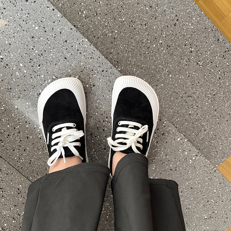 春夏季2025新款时尚大头女式休闲鞋板鞋