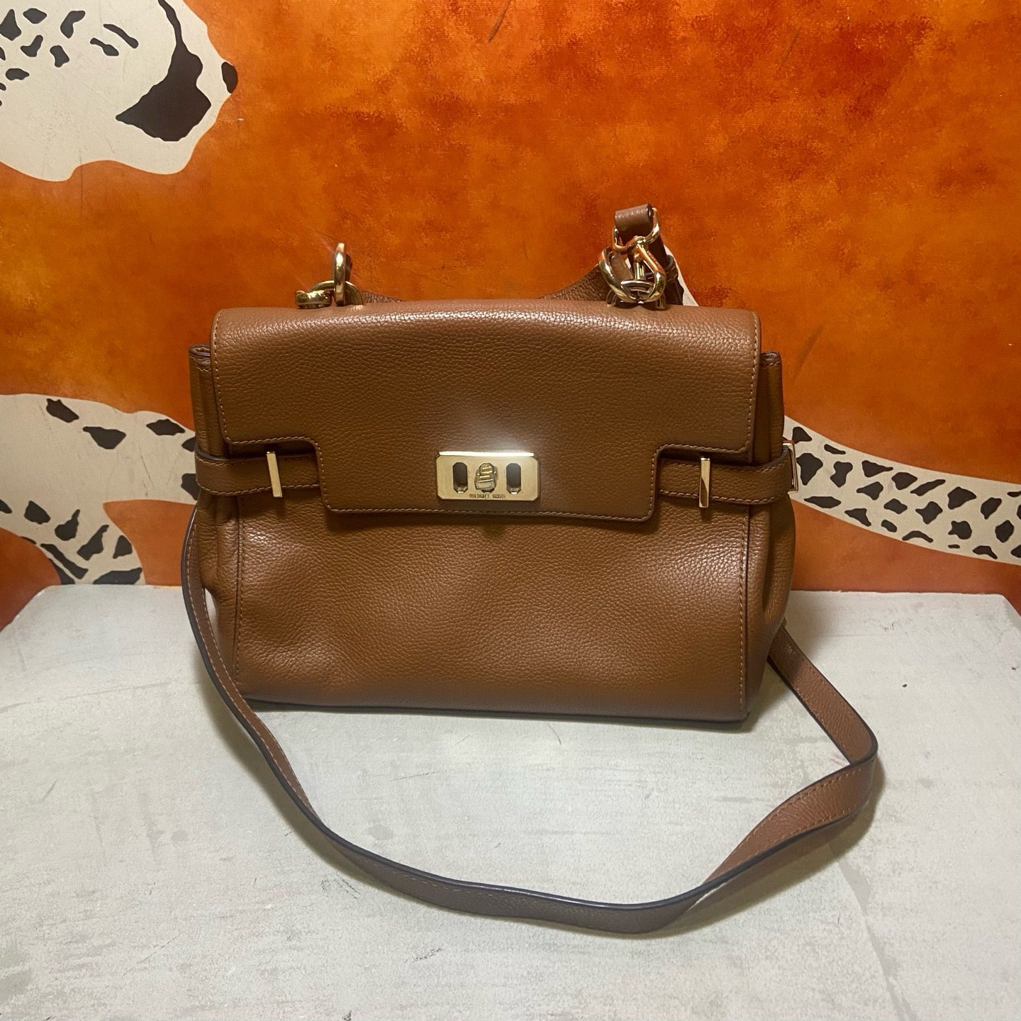 95新 MICHAELKORS/迈克高仕 18461 斜挎包