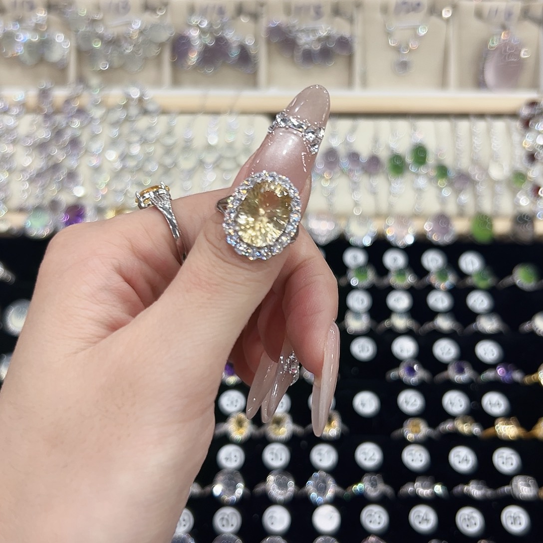 诸***薇黄晶银S925镶嵌戒指