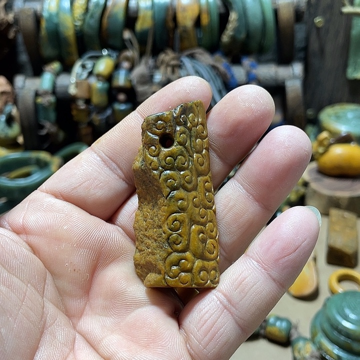 岫岩河磨玉（透闪石质玉）挂件未镶嵌