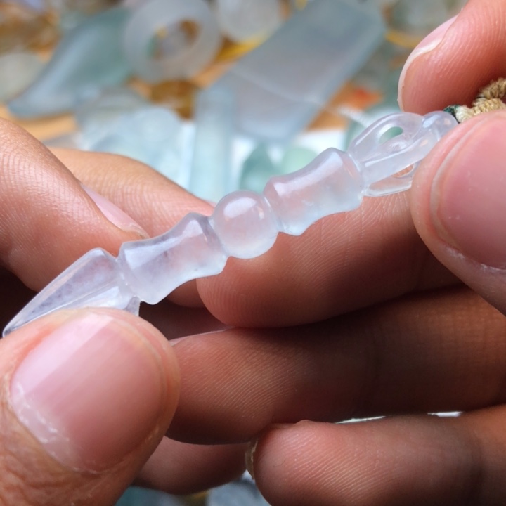 定制翡翠未镶嵌挂件