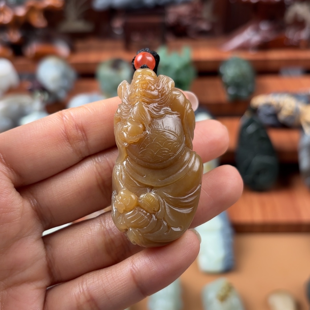 奋***年和田玉未镶嵌颈饰