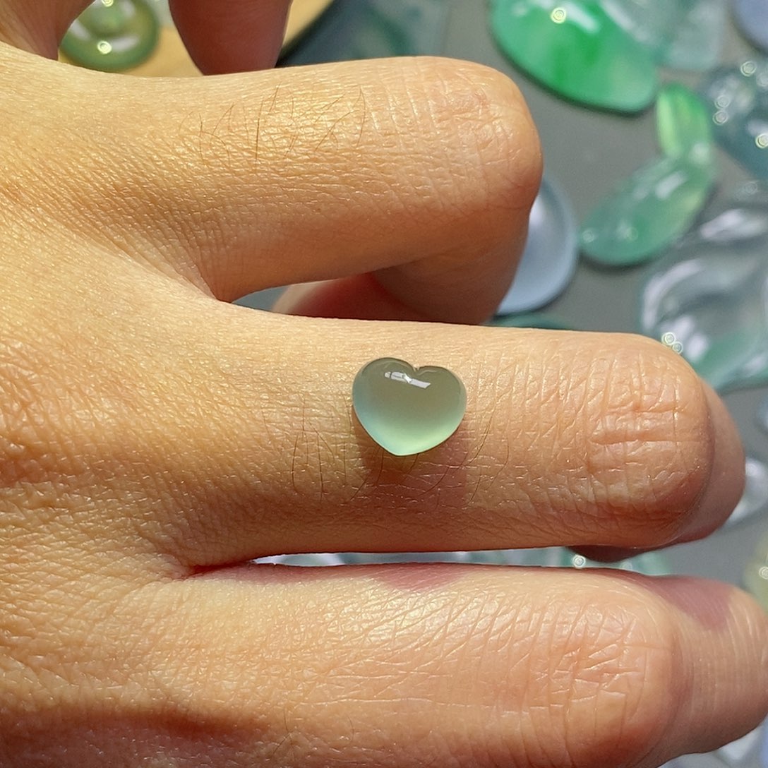 翡翠颈饰未镶嵌宏*翡翠