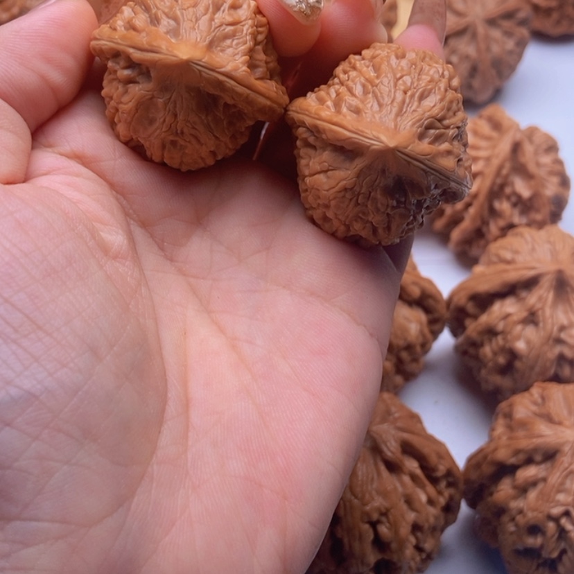 【闪购商品】把件文玩核桃一抹35红