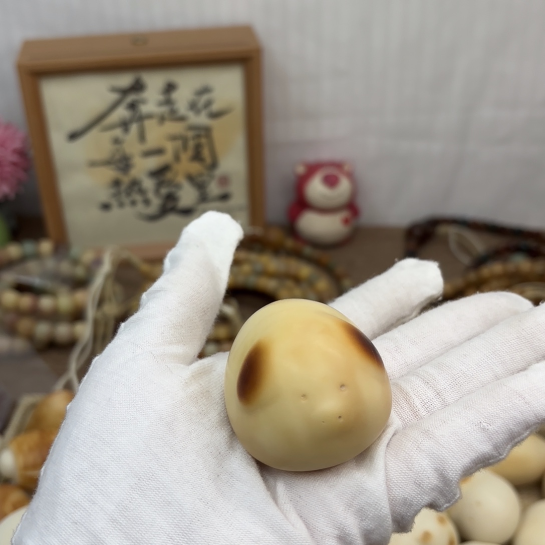吊坠菩提根/象牙果牙果瑕疵猪把件551