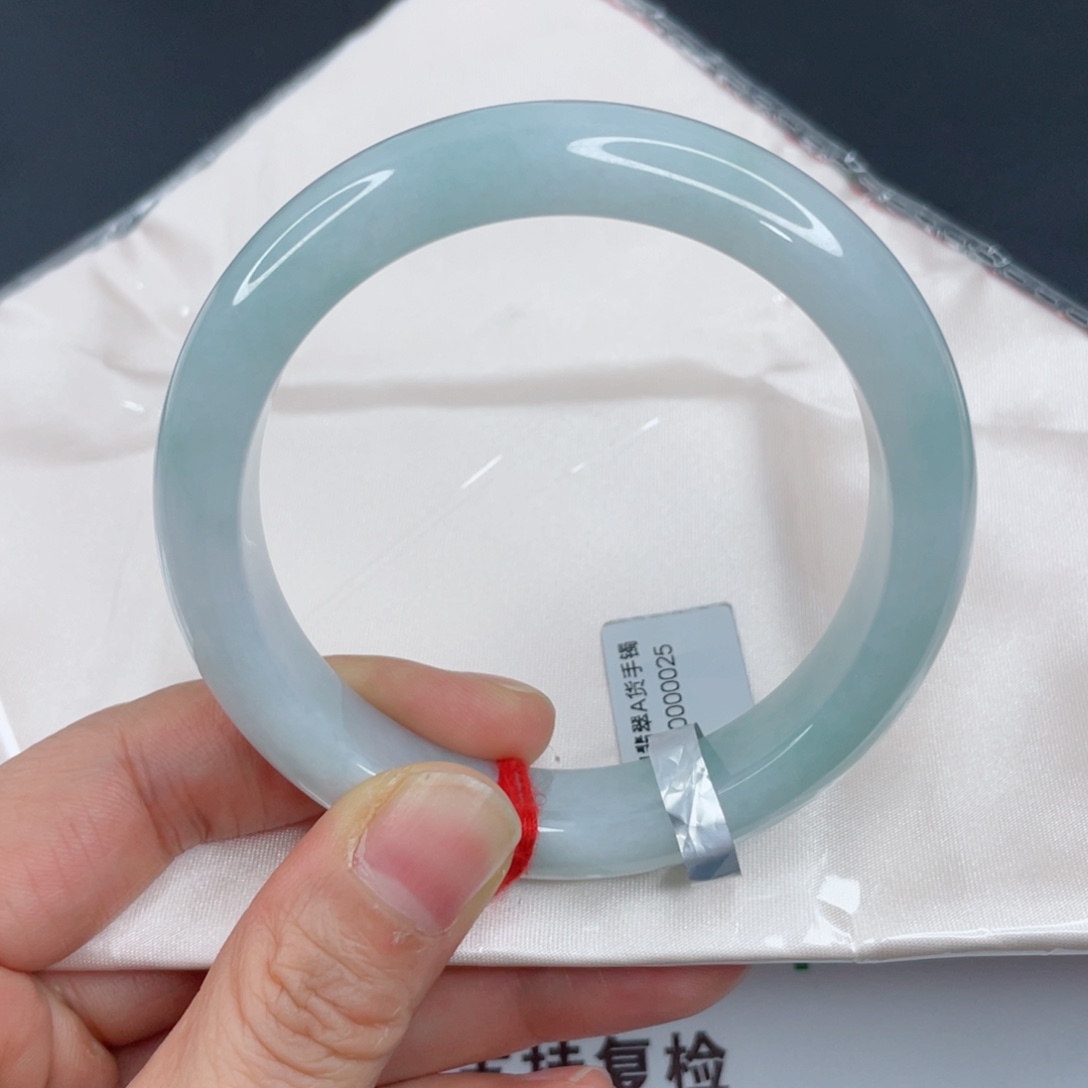 多***梦翡翠未镶嵌手镯蓝色