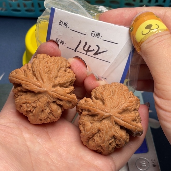 文玩核桃把件粗筋44