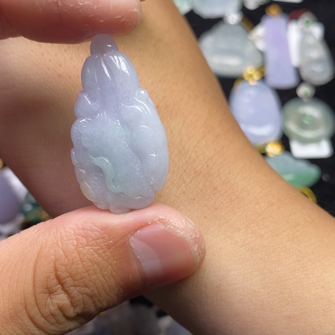 翡翠未镶嵌颈饰白菜