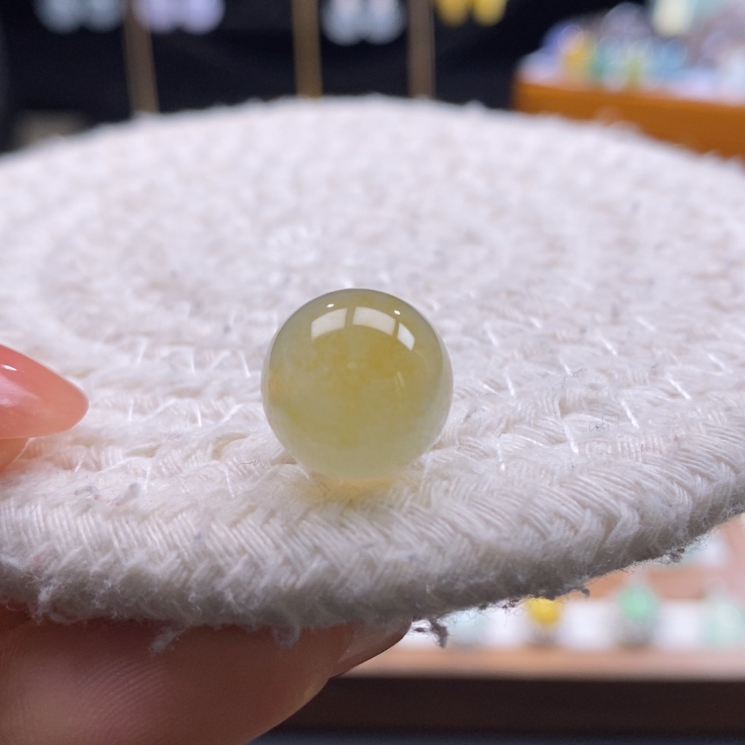 翡翠吊坠(不含链)未镶嵌翡翠冰雪梨黄圆珠