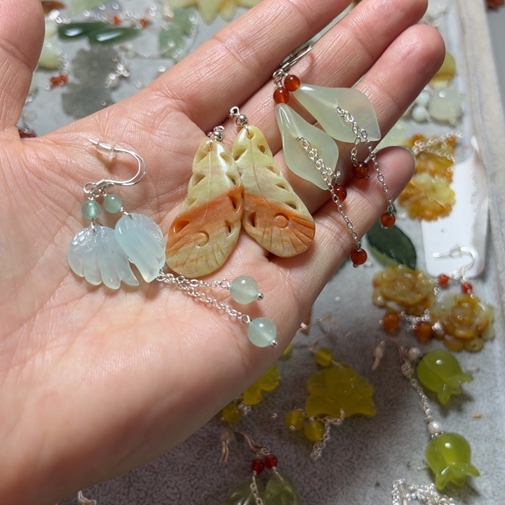 蛇纹石玉耳饰未镶嵌