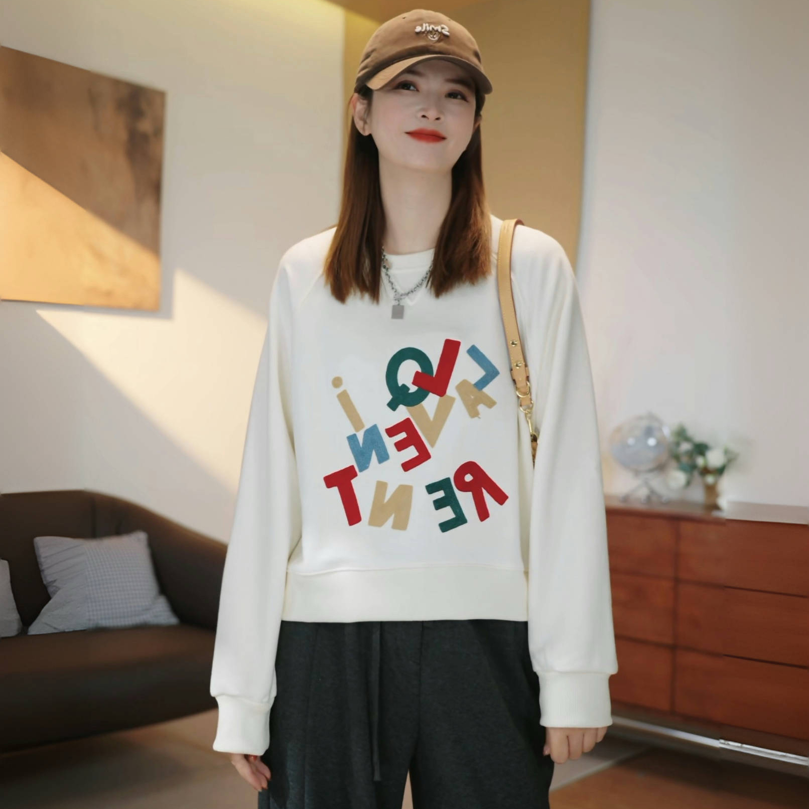 【刺绣涂鸦】2025秋冬新款时尚宽松圆领字母微胖女长袖休闲百搭卫衣