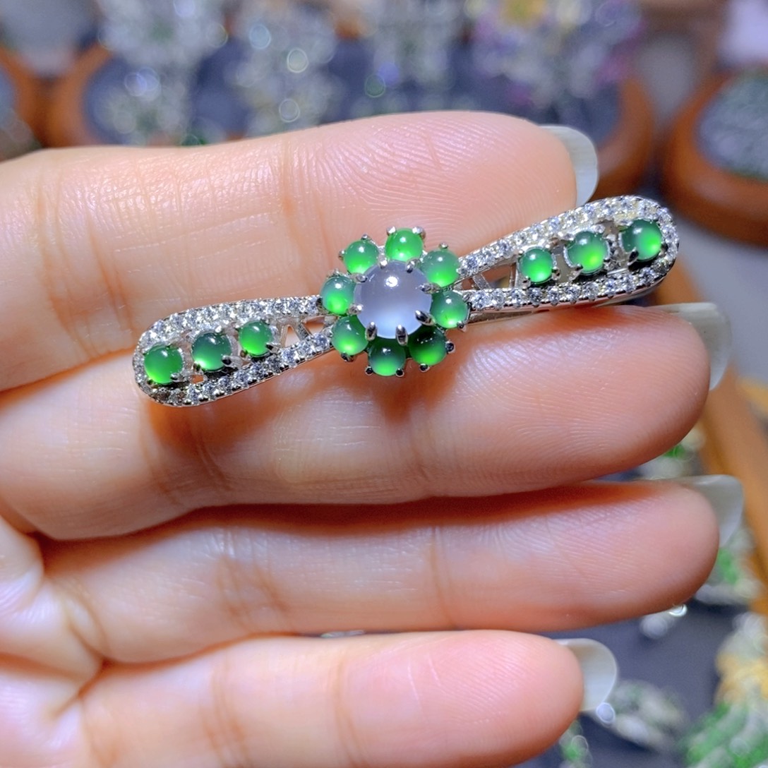 翡翠颈饰银S925镶嵌天然翡翠