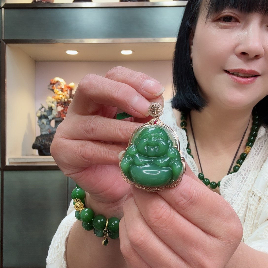 和田玉（碧玉）吊坠(赠链)18K金镶嵌晴**?