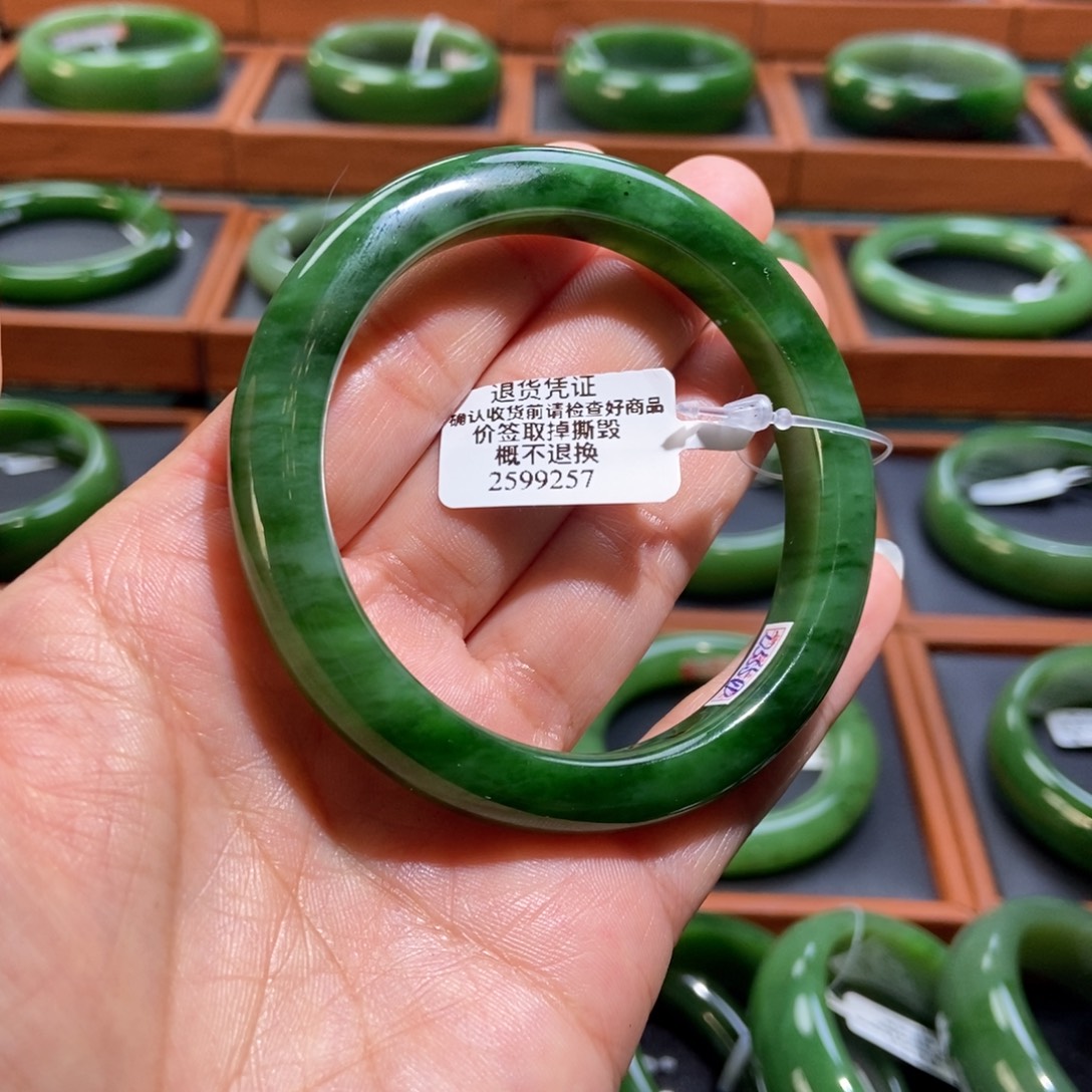 和田玉（碧玉）未镶嵌手镯俄碧红皮猫眼阳绿5556