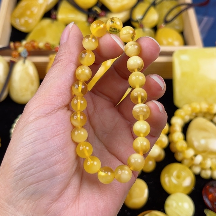 琥珀裸石未镶嵌琥珀