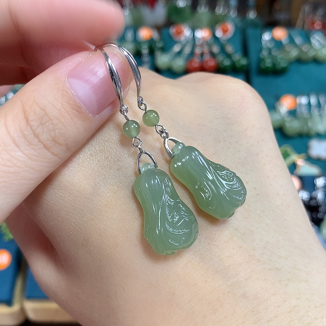 和田玉银S925镶嵌耳饰白菜卡21左右