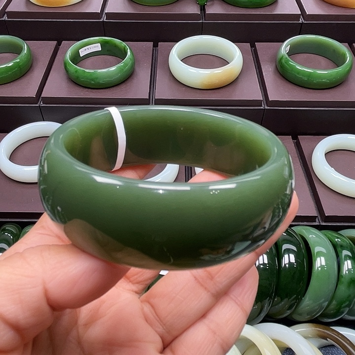 和田玉未镶嵌手镯6061