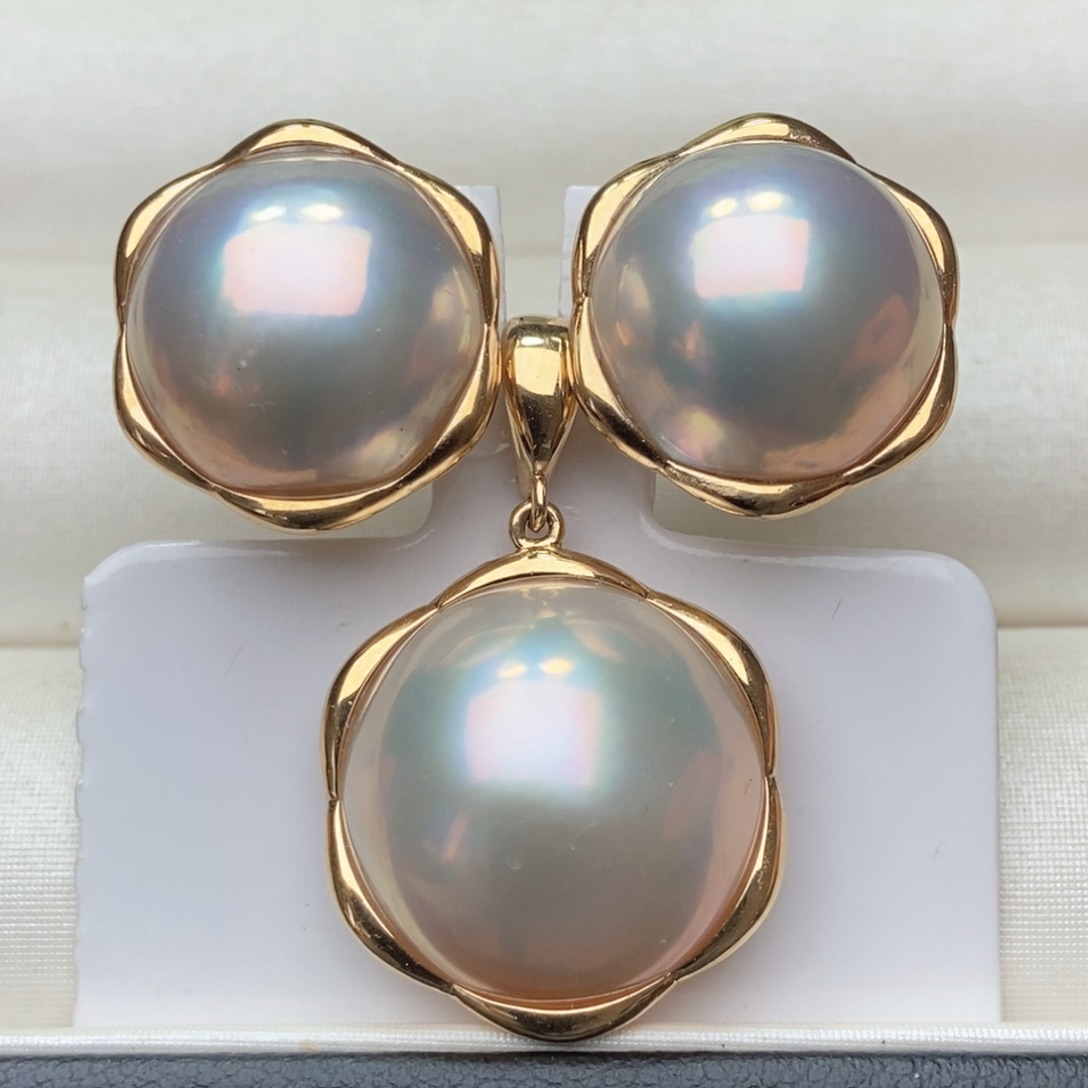 耳饰拼合珍珠（马贝珠）18K金镶嵌