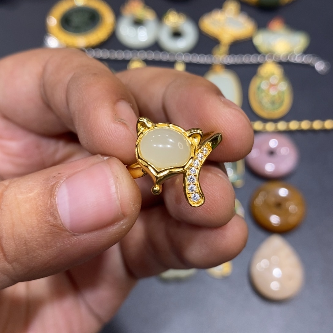 和田玉戒指银S925镀金镶嵌