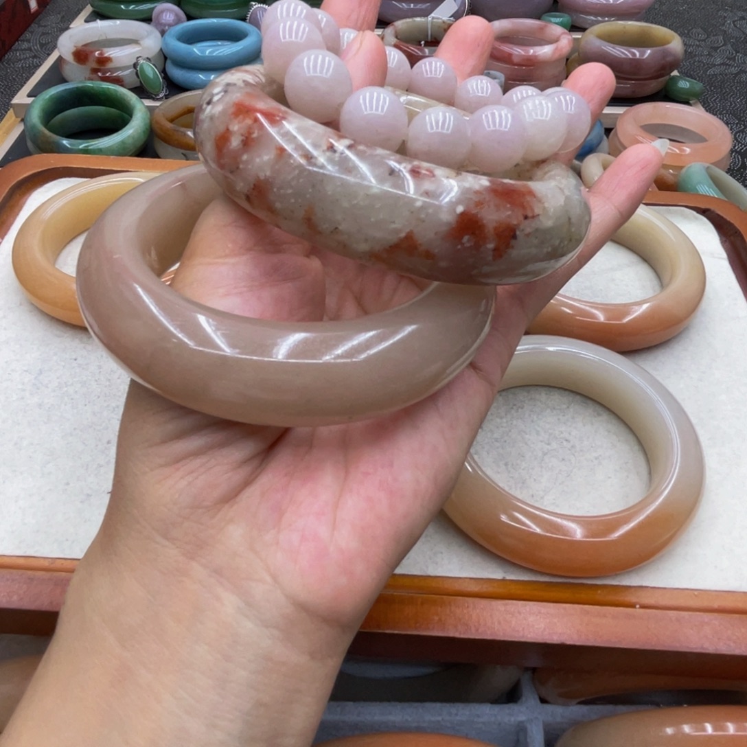 金***安石英质玉未镶嵌圈口58