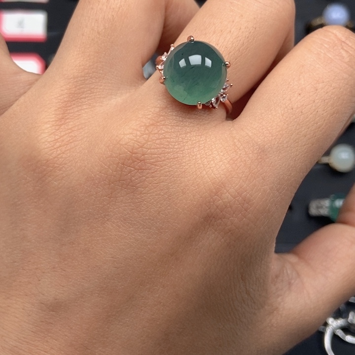 翡翠未镶嵌戒指戒指