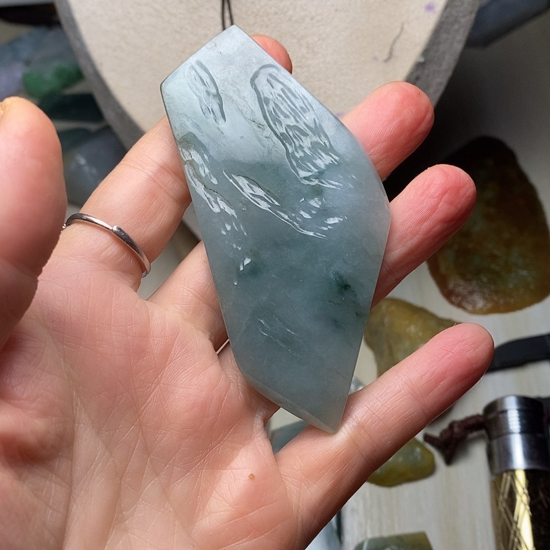 翡翠颈饰未镶嵌天然