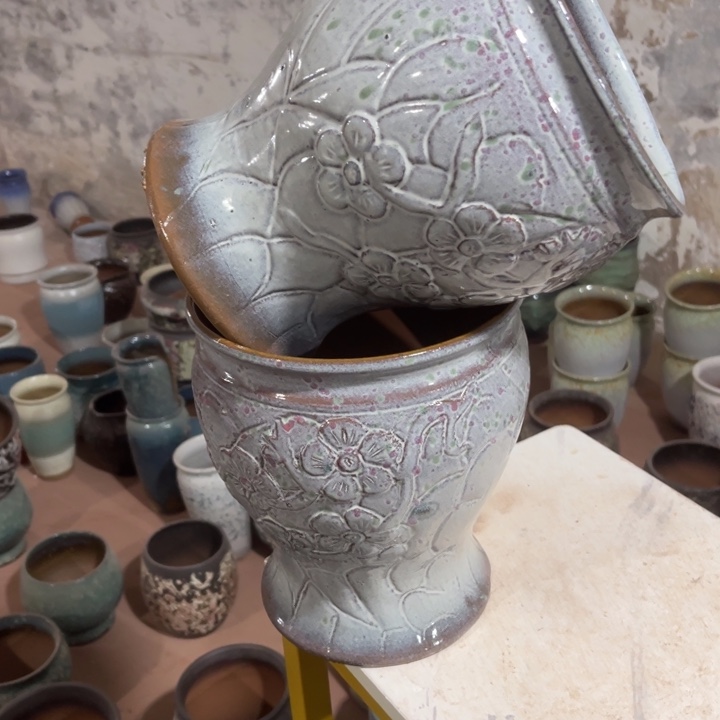 花盆紫砂口径20高度24两只小瑕疵